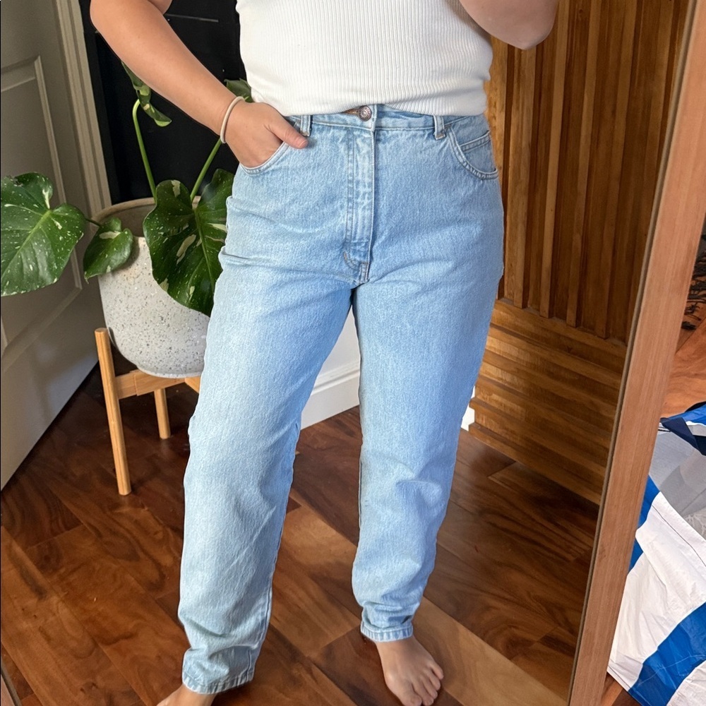 Vintage Gap 100% Cotton Light wash Tapered Leg Ultra High Rise. Size 27 - Picture 5 of 9